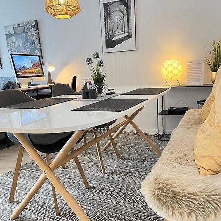 Living At Saarpartments -Adultsonly- 2 Bedrooms, Kitchen- Business & Holiday Apartments For Long- And Short Term Stay, 3 Min To Train-Station, Secure E-Bike Parking! Saarbrücken Eksteriør billede