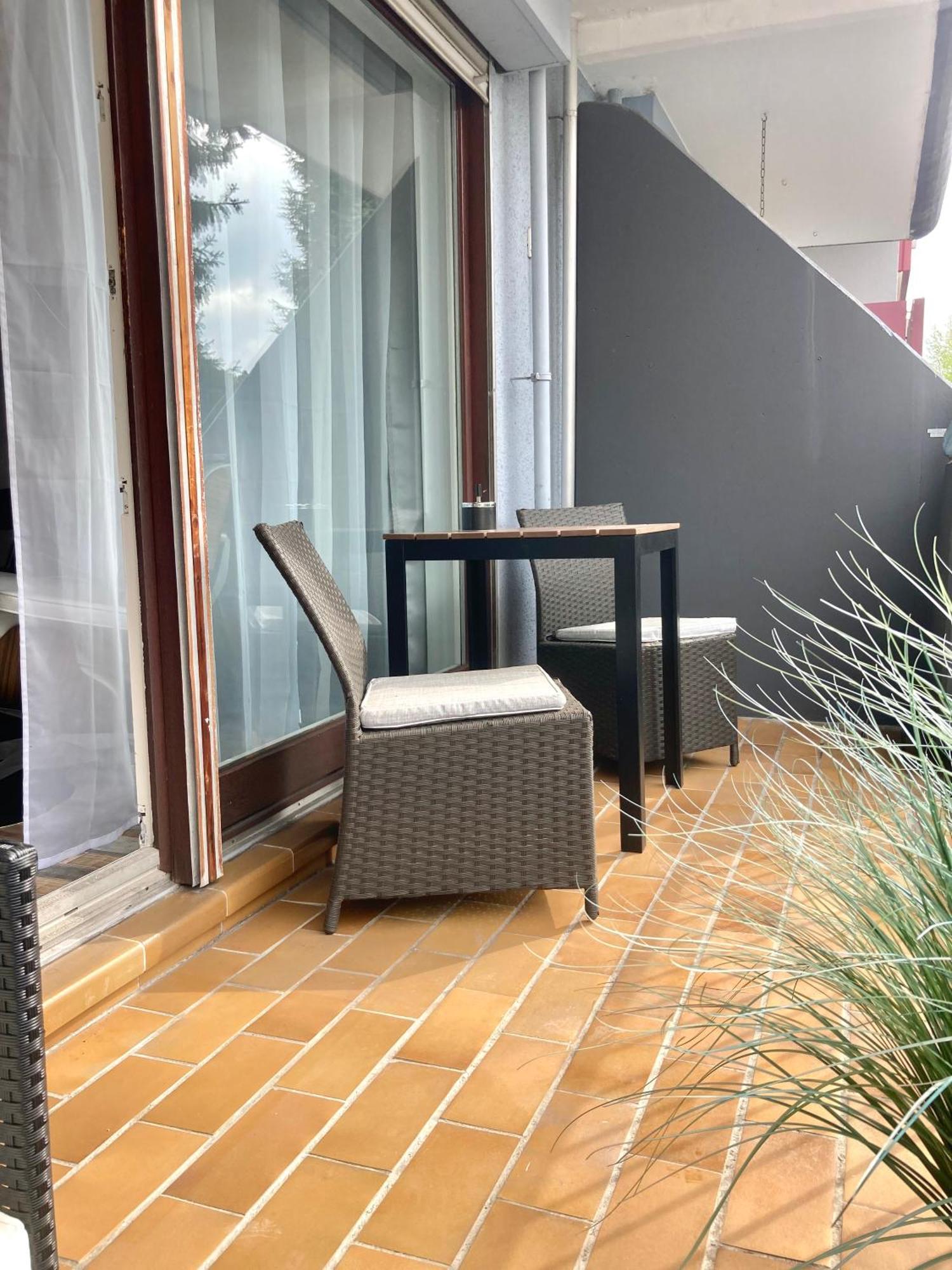 Living At Saarpartments -Adultsonly- 2 Bedrooms, Kitchen- Business & Holiday Apartments For Long- And Short Term Stay, 3 Min To Train-Station, Secure E-Bike Parking! Saarbrücken Eksteriør billede