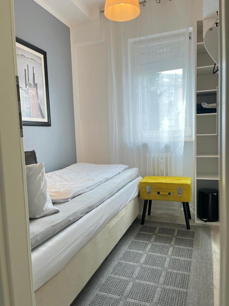 Living At Saarpartments -Adultsonly- 2 Bedrooms, Kitchen- Business & Holiday Apartments For Long- And Short Term Stay, 3 Min To Train-Station, Secure E-Bike Parking! Saarbrücken Eksteriør billede